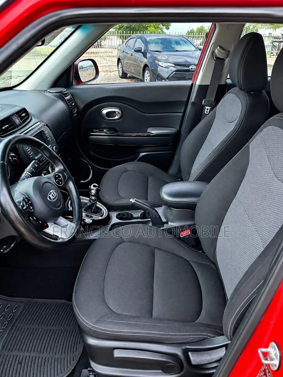 Kia Soul Base Hatchback 2017 Red