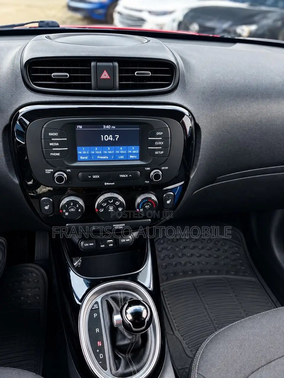 Kia Soul Base Hatchback 2017 Red