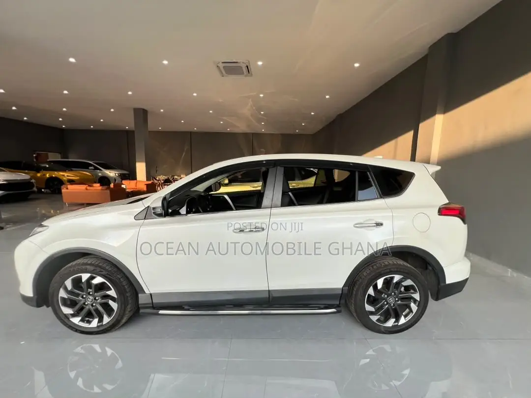 Toyota RAV4 2018 White