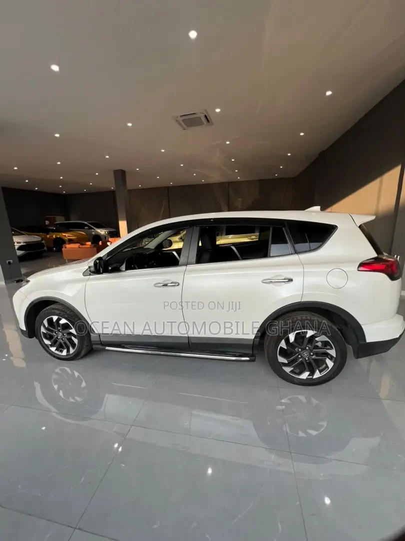 Toyota RAV4 2018 White