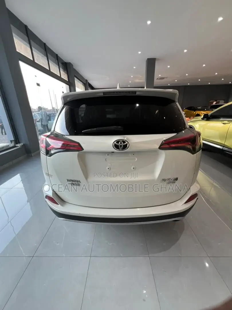 Toyota RAV4 2018 White