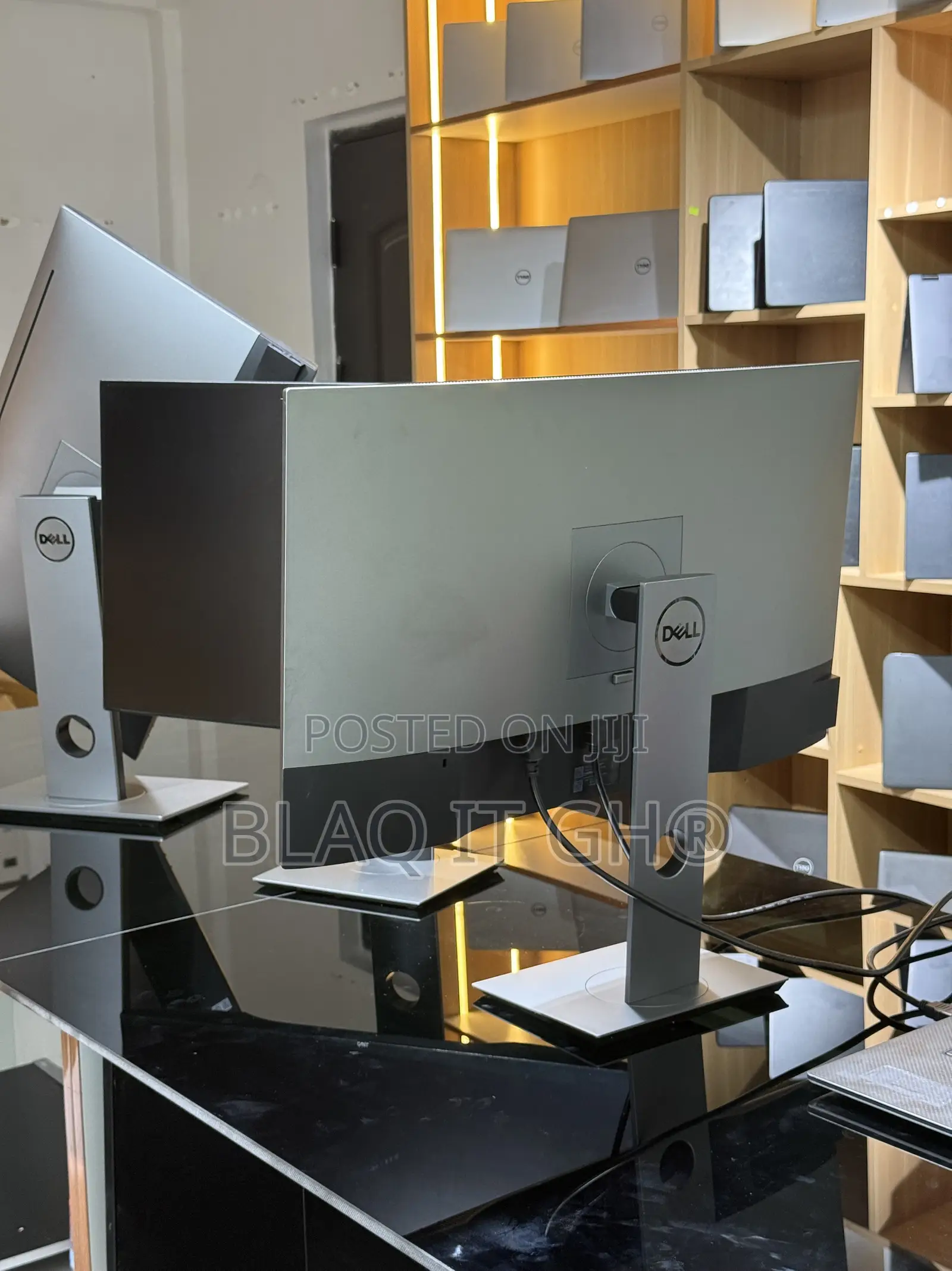 Dell U2719D 27" QHD IPS Edgeless Monitor