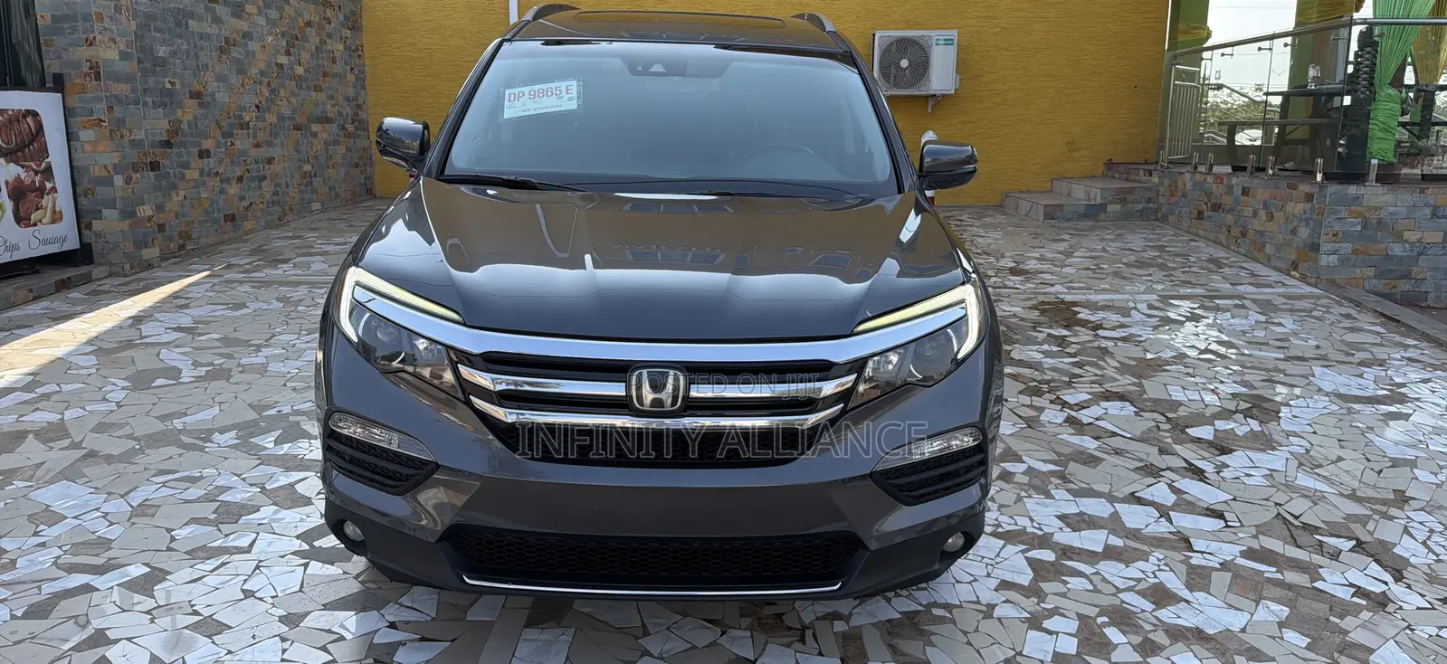 Honda Pilot Touring 4dr SUV 4WD (3.5L 6cyl 9A) 2017 Gray