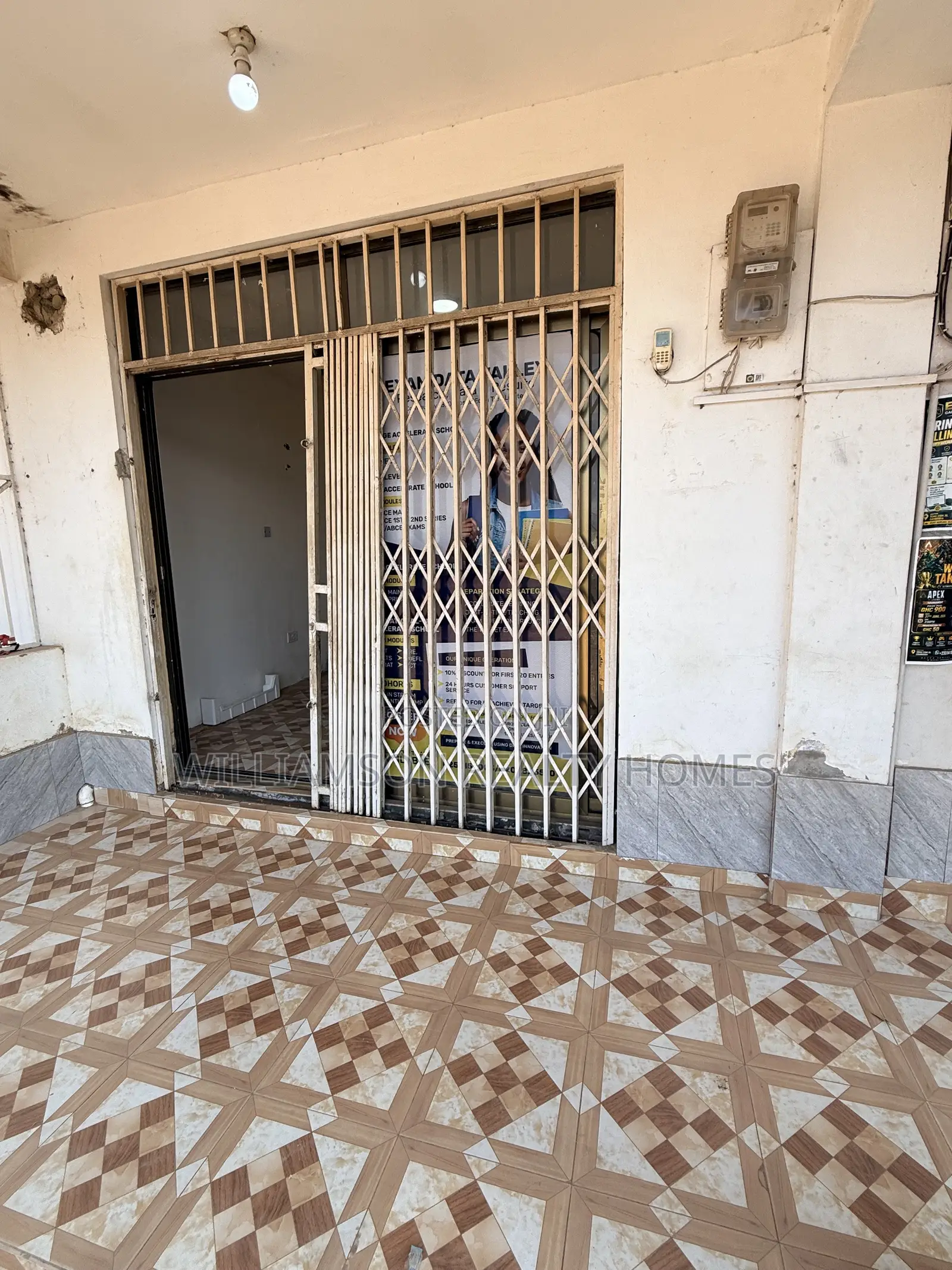 Spacious Downstairs Shop/Store/Office Space for Rent,spintex