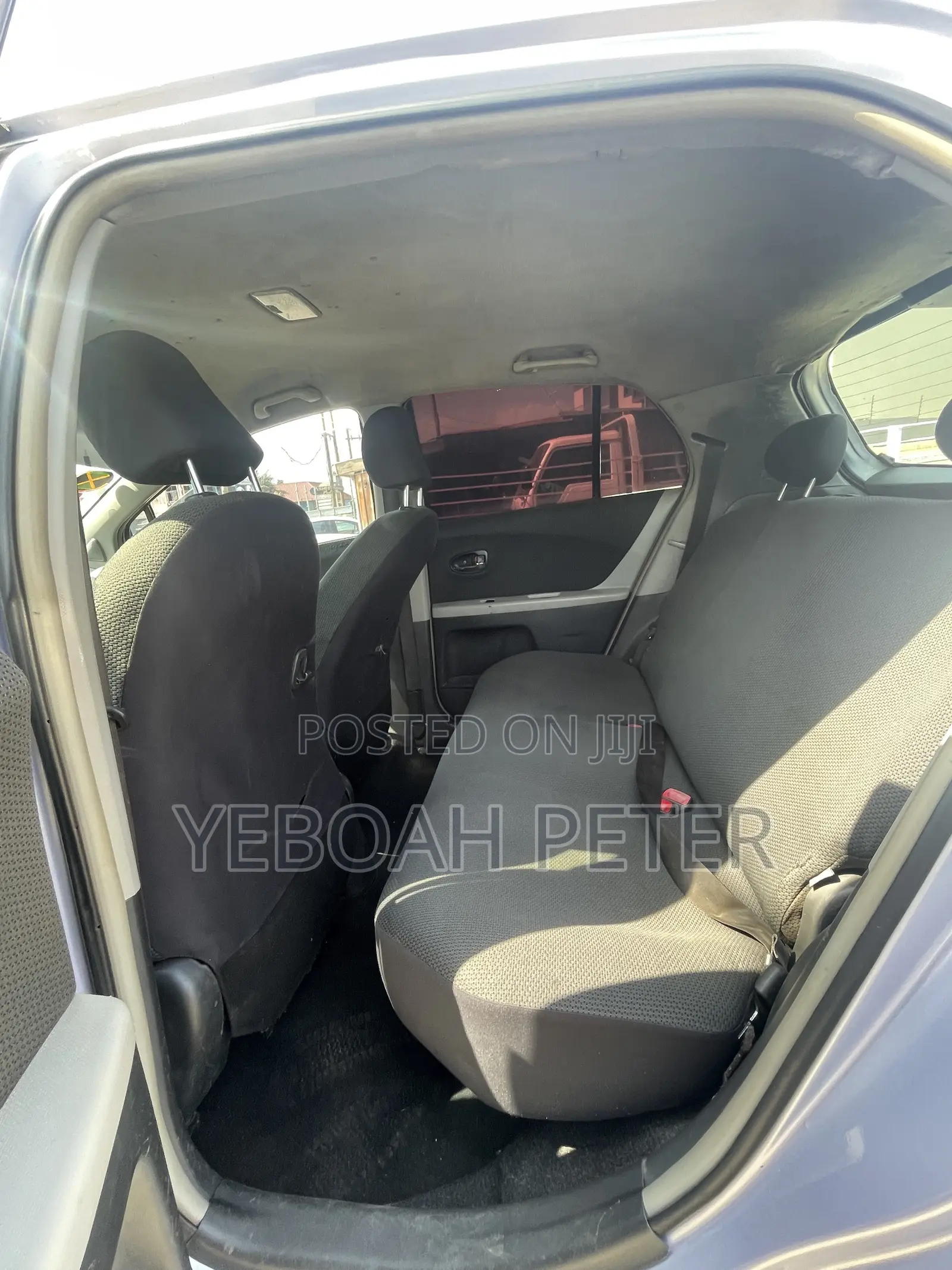 Toyota Vitz 2010 Silver