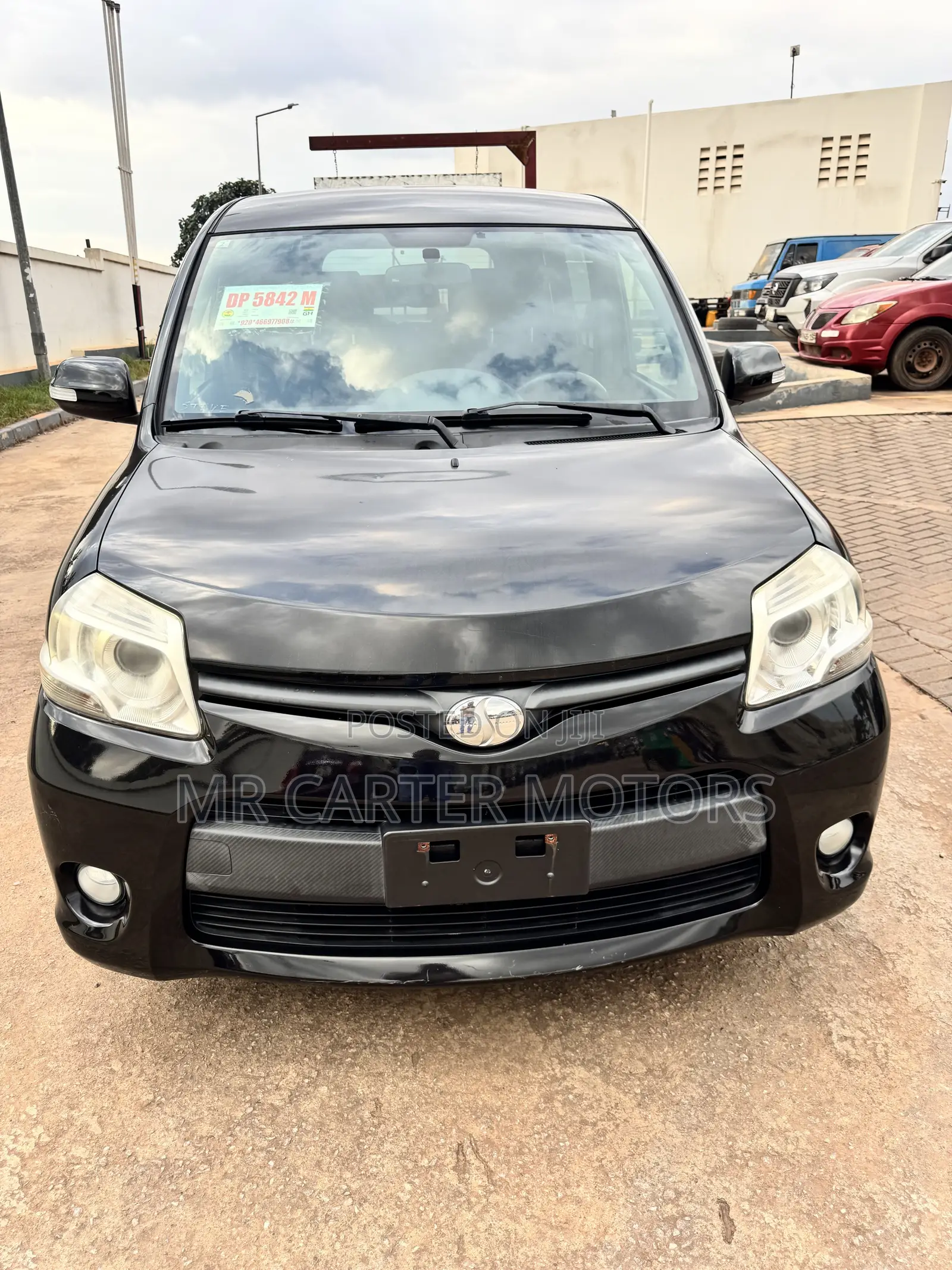 Toyota Sienta 1.5 AWD 2013 Black