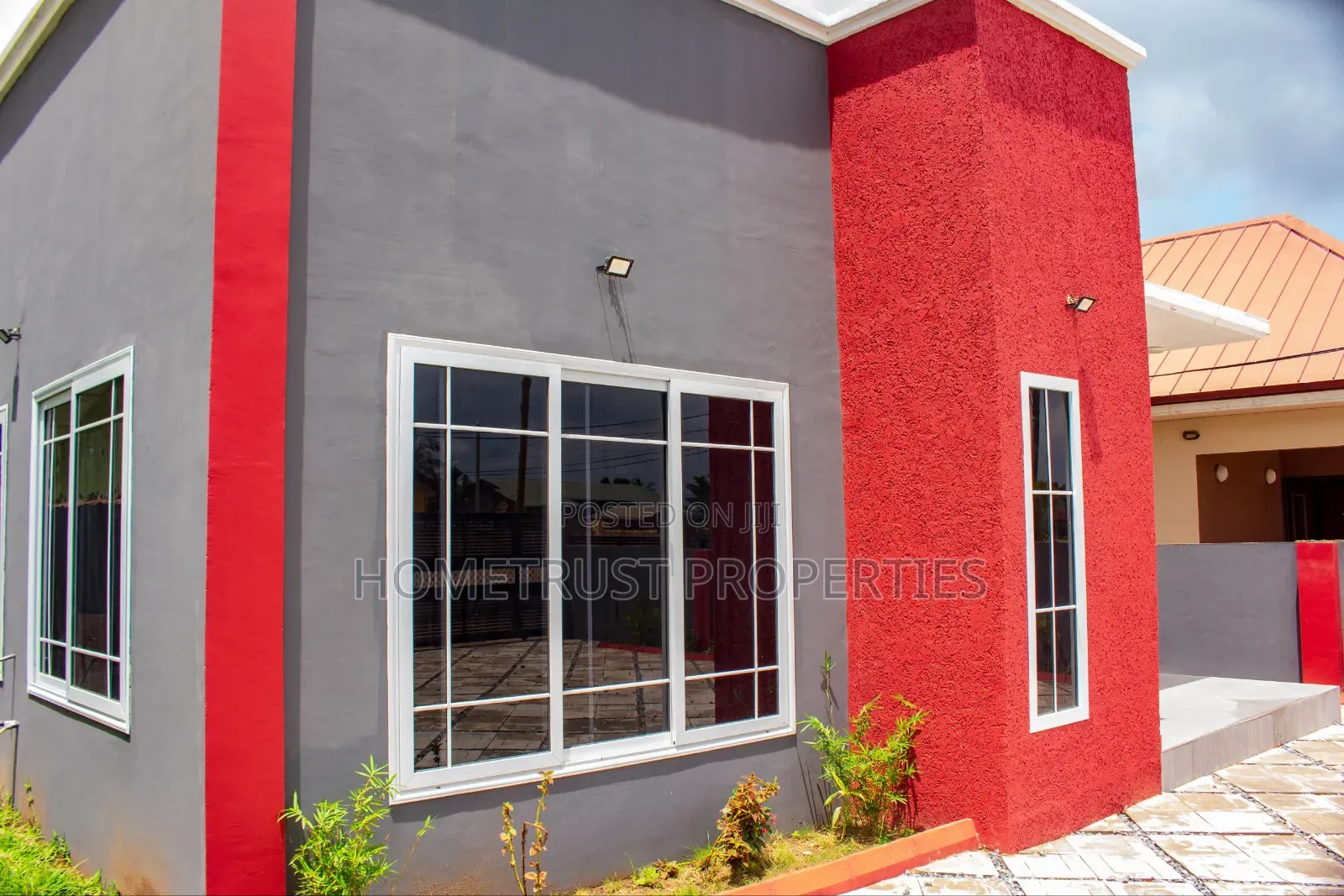 3bdrm House in Amasaman Sapeiman for sale