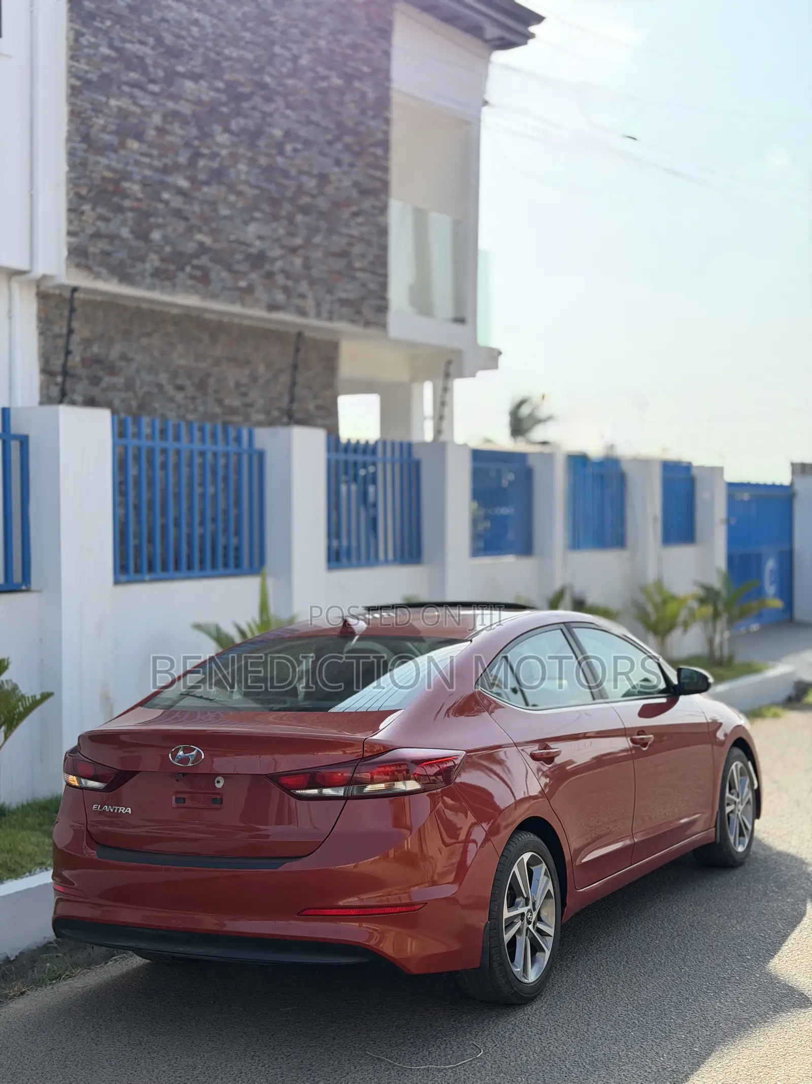 Hyundai Elantra Limited Sedan FWD (2.0L 4cyl 6A) 2017 Orange