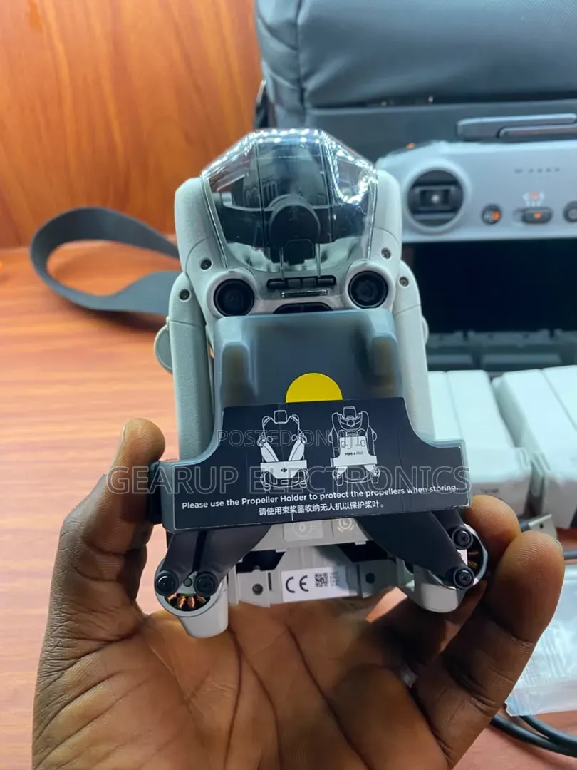 DJI Mini 4 Pro Fly More Combo With Screen Controller 3 Batteries