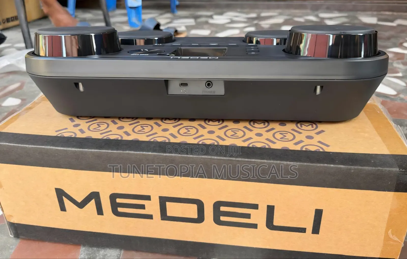 Medeli DD112 Is a Compact, Portable Tabletop Electronic Drum