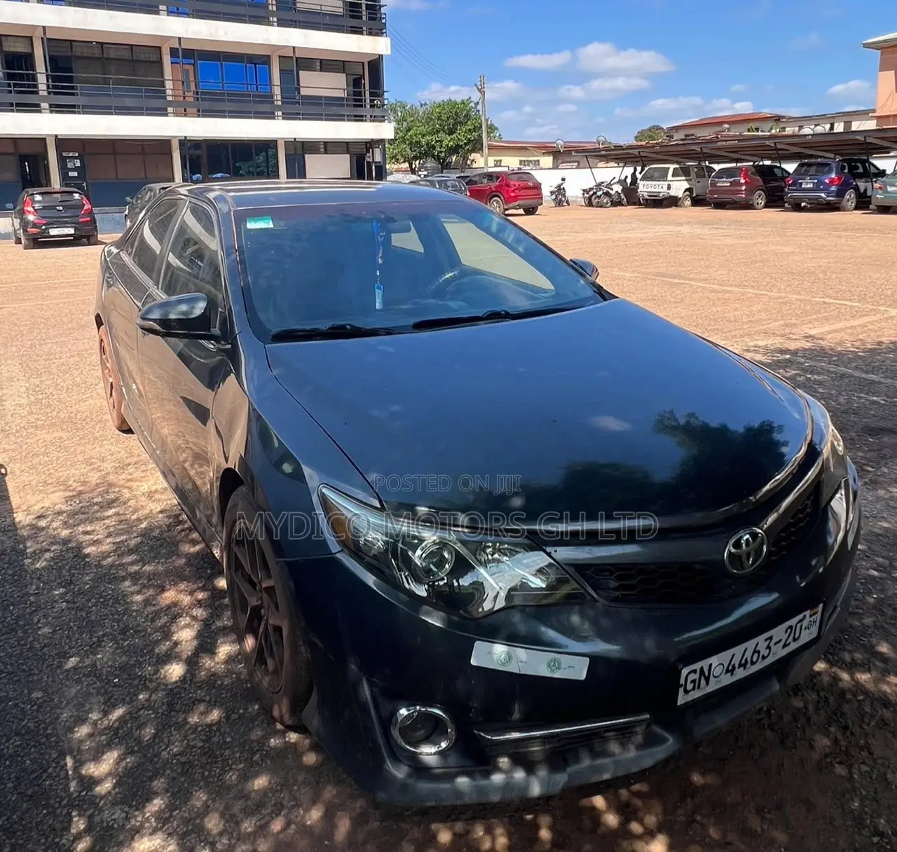 Toyota Camry SE 4dr Sedan (2.5L 4cyl 6A) 2013 Gray
