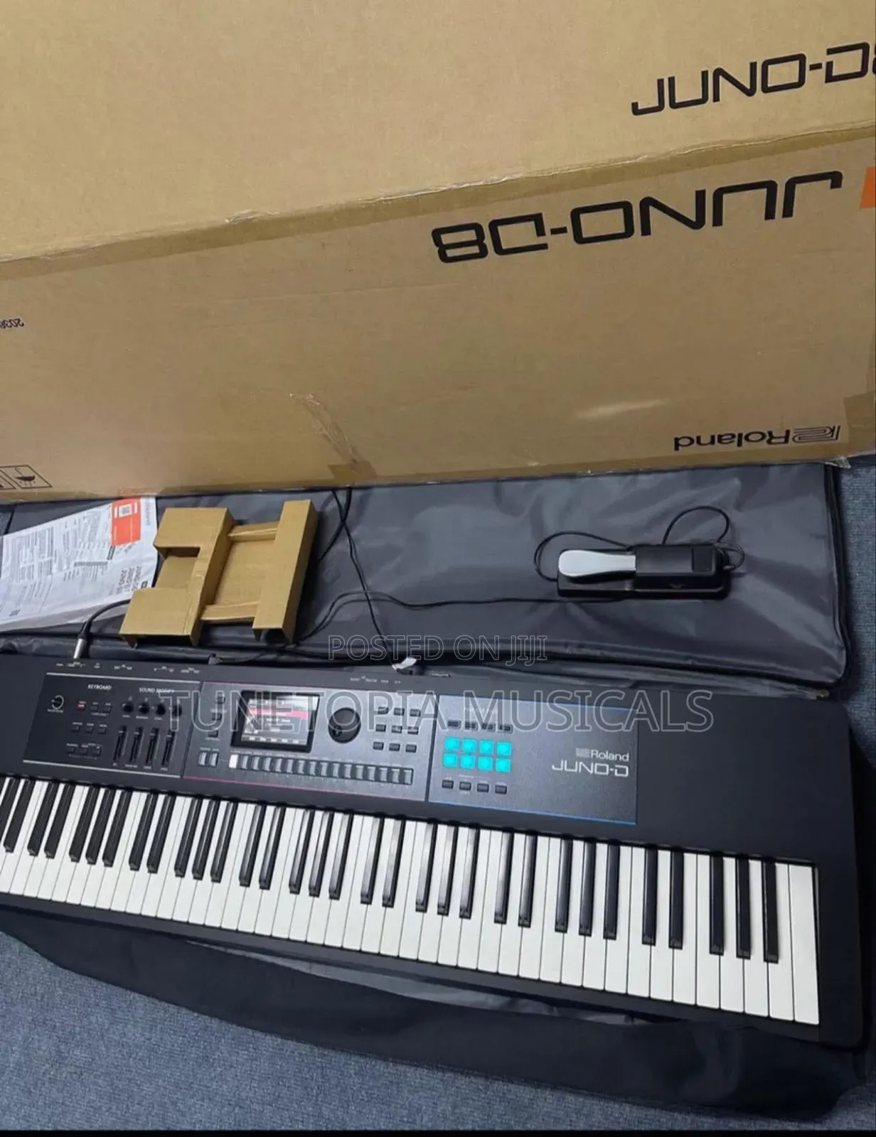 Roland JUNO-D8 88key Weighted Hammer-Action Stage Synthesizer Keyboard