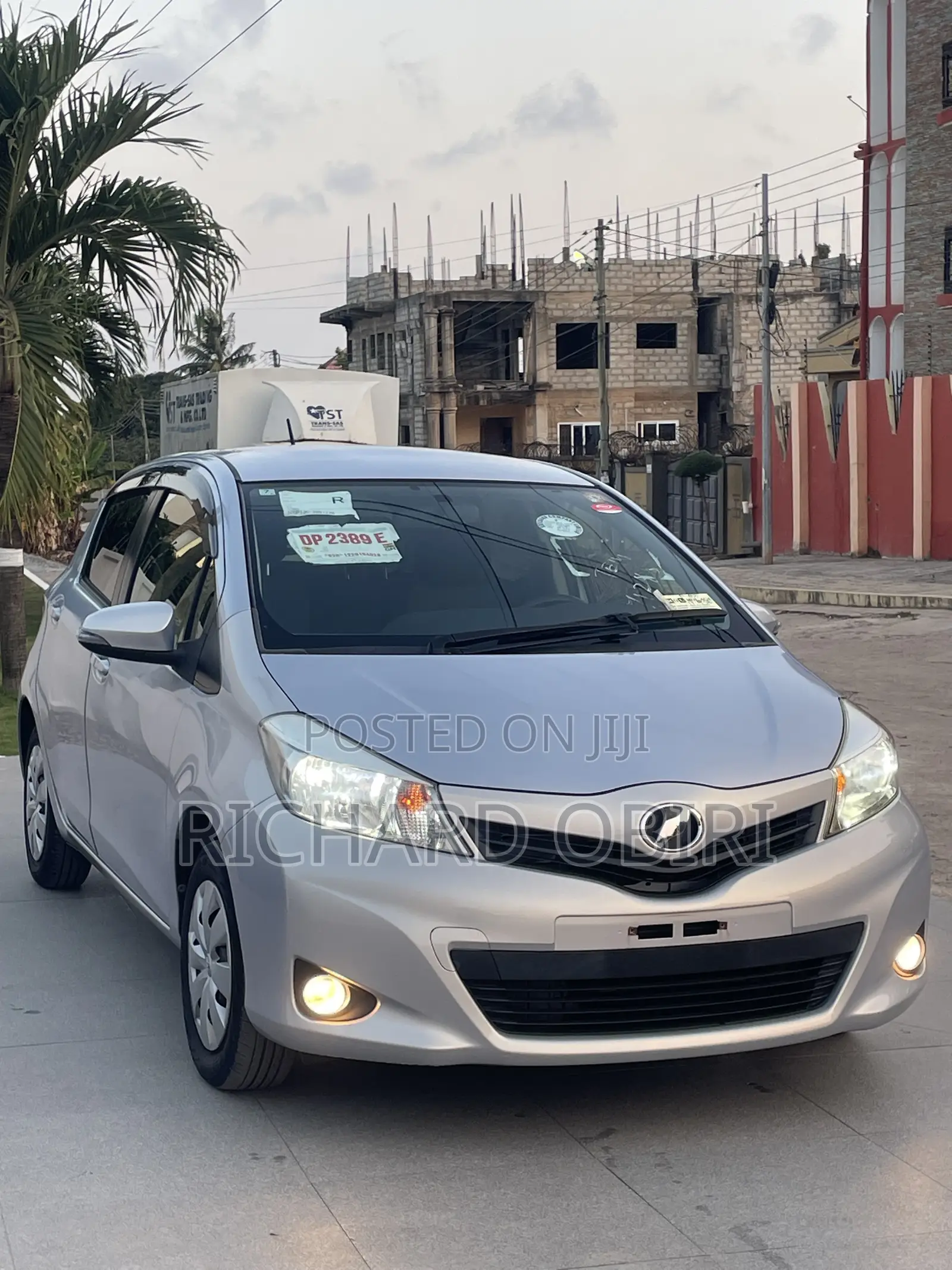 Toyota Vitz 1.3 AWD 5dr 2013 Purple
