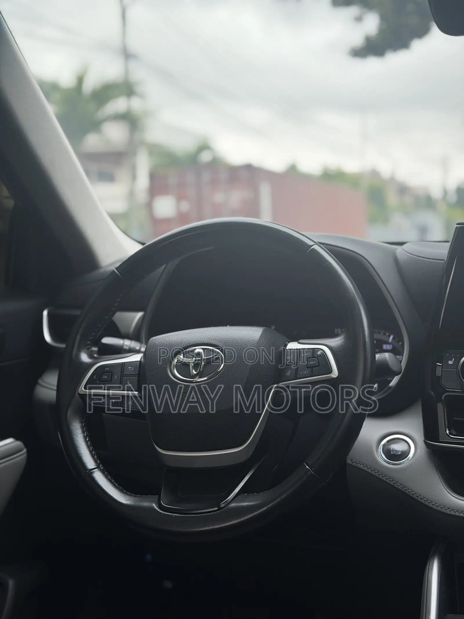 Toyota Highlander XLE 2022 Gray