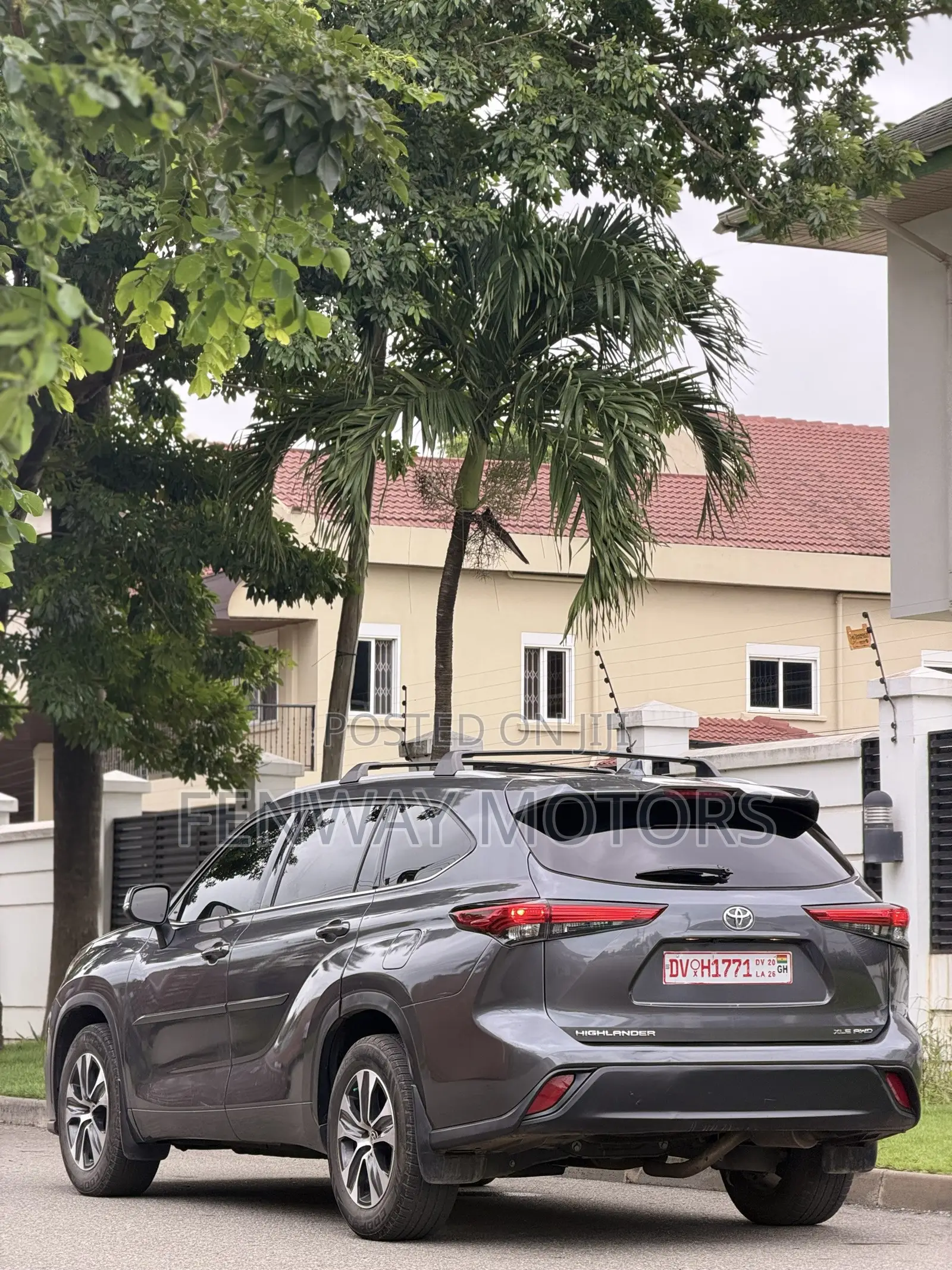 Toyota Highlander XLE 2022 Gray