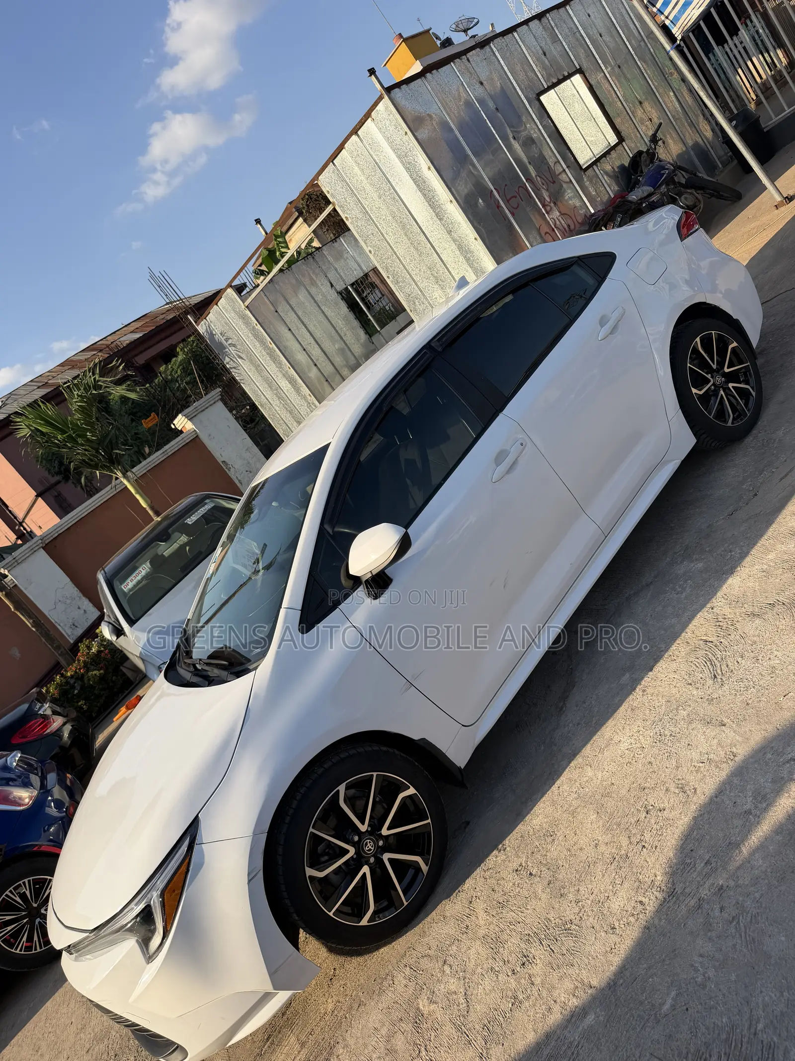 Toyota Corolla Hybrid LE 2025 White