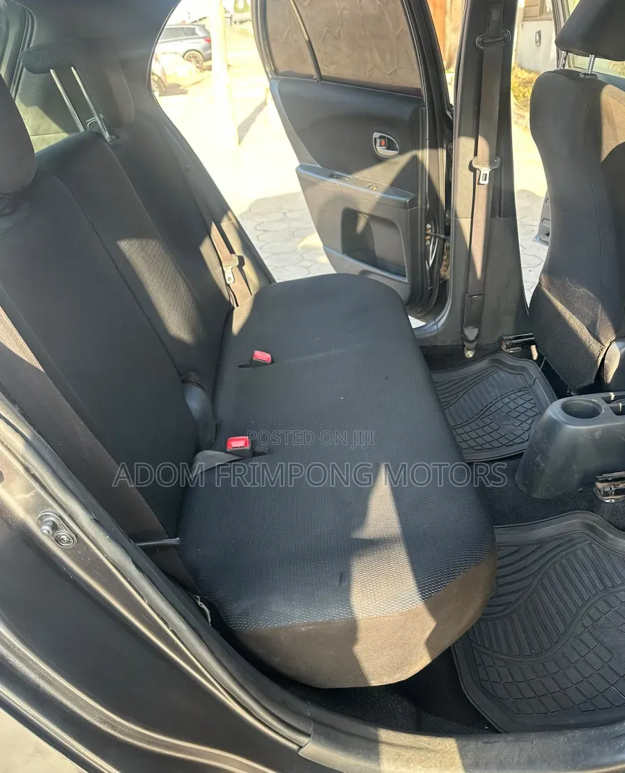Toyota Vitz 2010 Gray