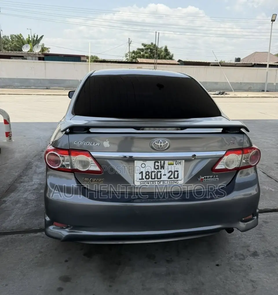 Toyota Corolla S 4dr Sedan (1.8L 4cyl 4A) 2013 Gray