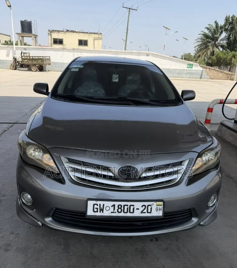 Toyota Corolla S 4dr Sedan (1.8L 4cyl 4A) 2013 Gray