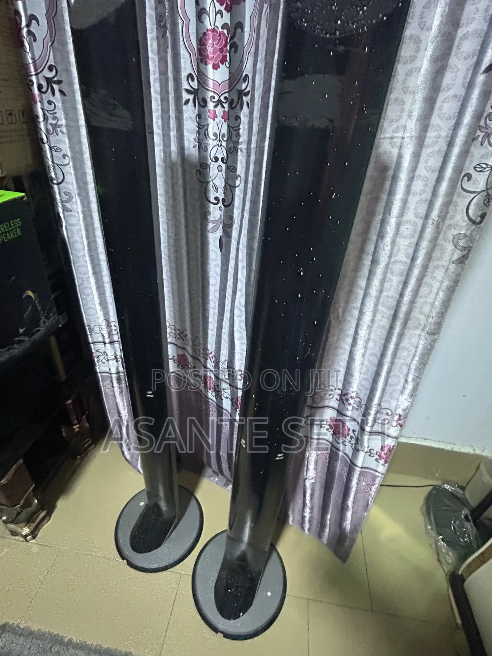 LG Two Stand Poles Surrounding Speakers for Cool Price