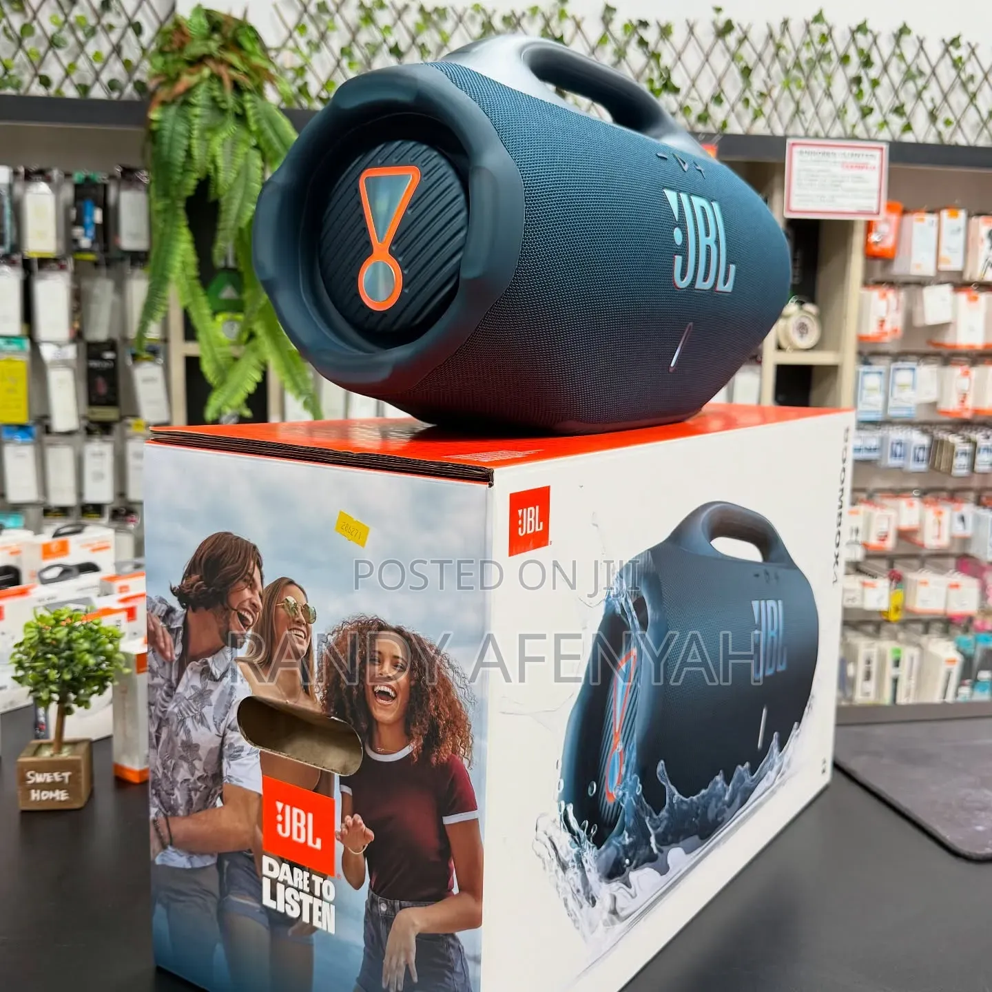 JBL Boombox 4k Pro