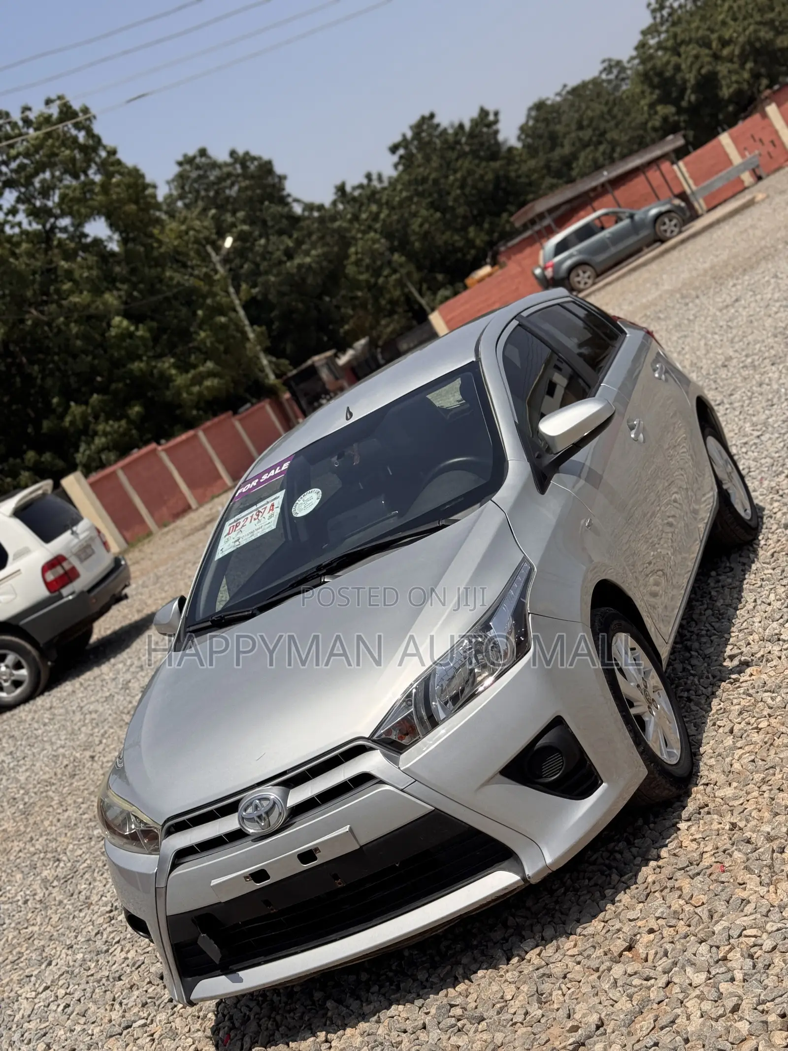 Toyota Yaris L Hatchback 5dr 2016 Silver