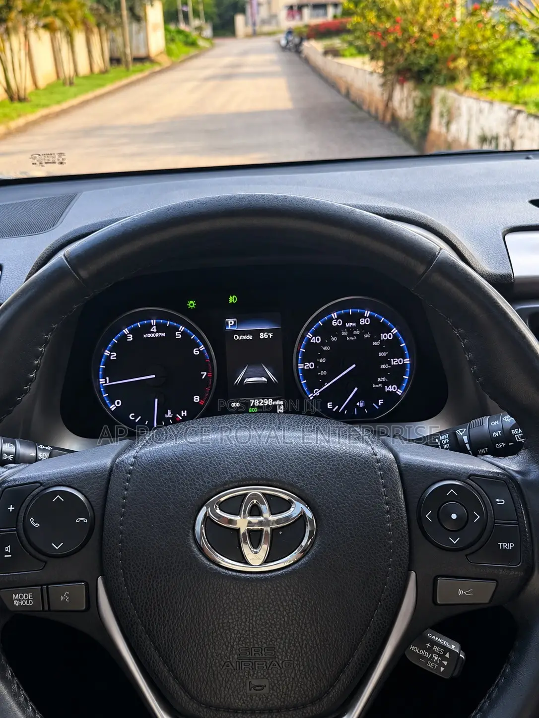 Toyota RAV4 XLE 4dr SUV (2.5L 4cyl 6A) 2018 Silver