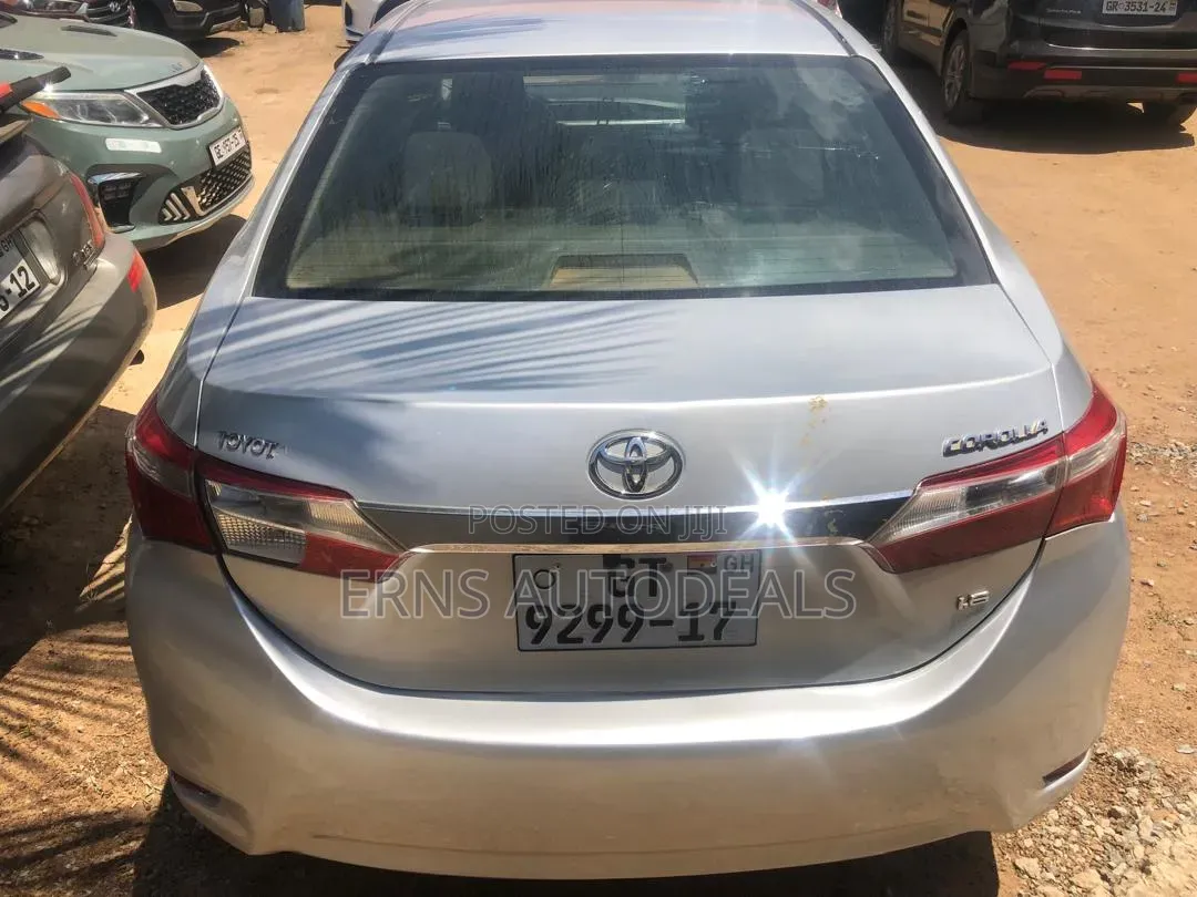 Toyota Corolla LE 4dr Sedan (1.8L 4cyl CVT) 2016 Silver