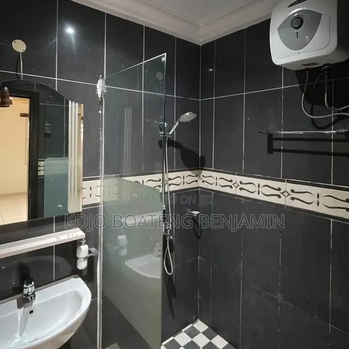 4bdrm House in Housing Down for rent