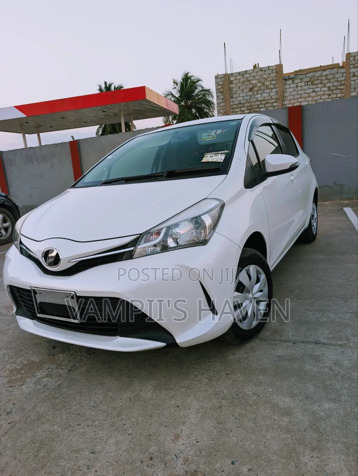 Toyota Vitz 1.3 AWD 3dr 2015 Pearl