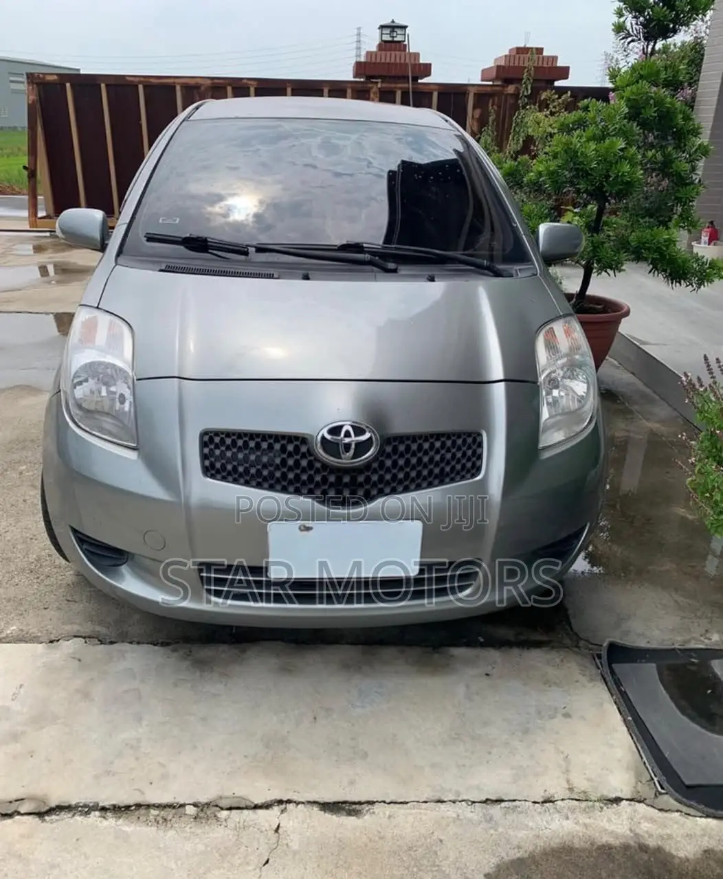 Toyota Yaris 2010 Silver