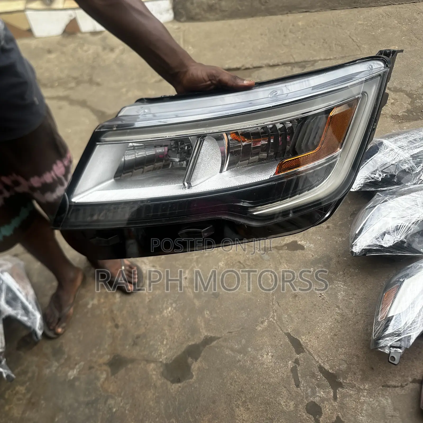 Ford Explorer 2018 Headlight