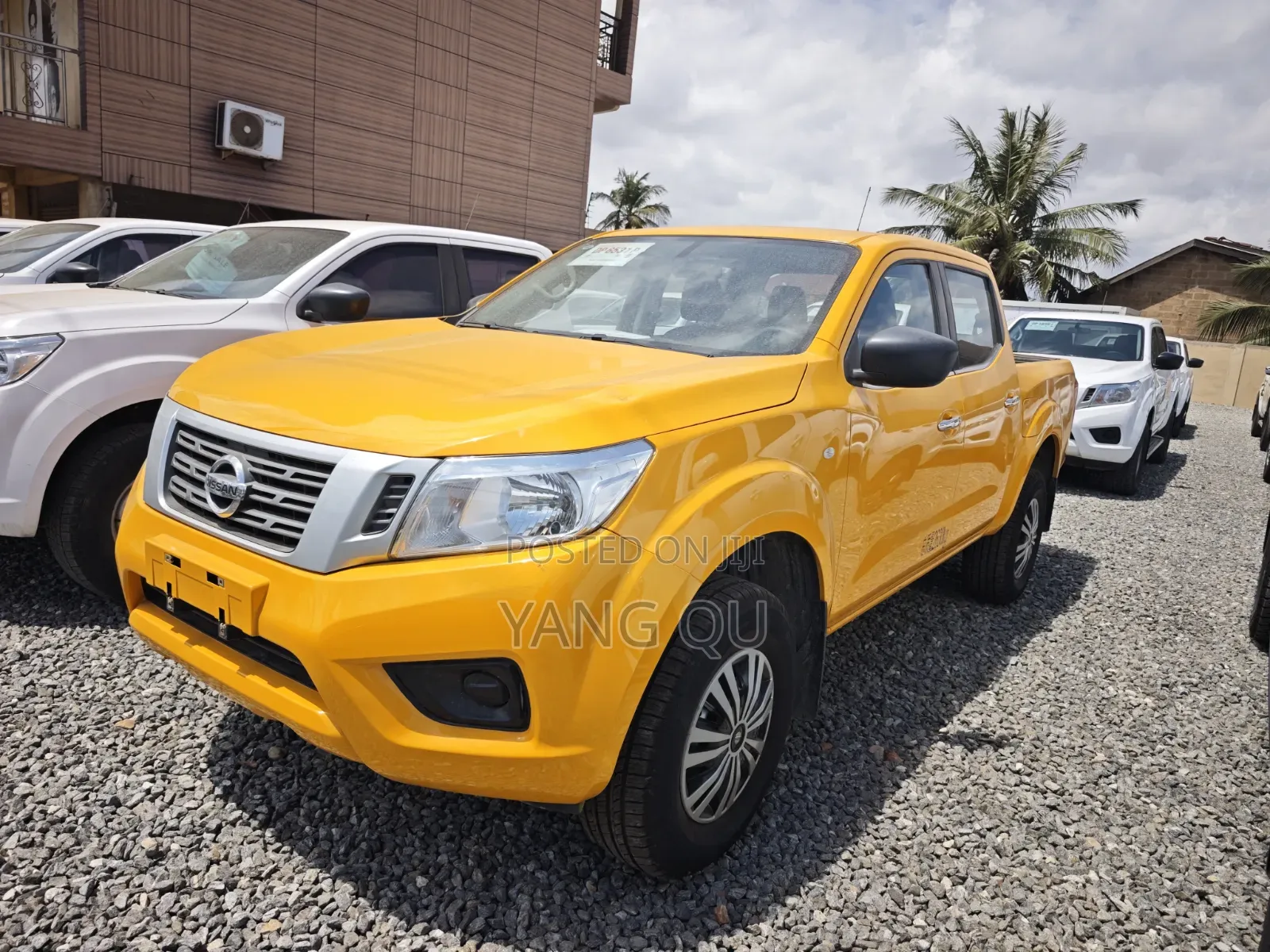 Nissan Navara 2020 Yellow