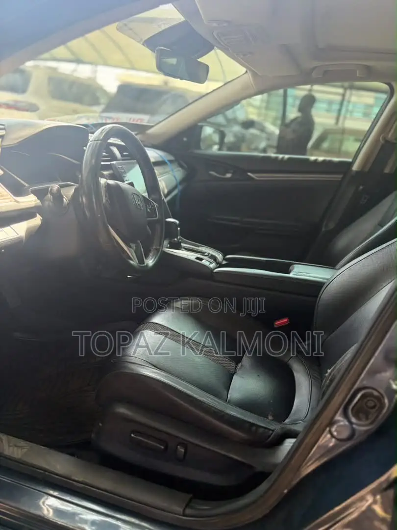 Honda Civic Touring Sedan 2019 Gray