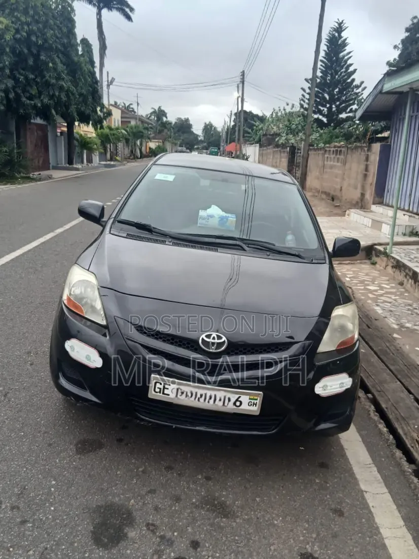 Toyota Yaris 2010 Black