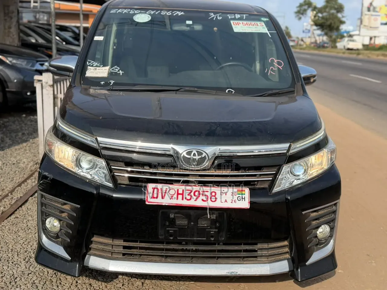 Toyota Voxy V 4WD 8-Seater 2015 Black