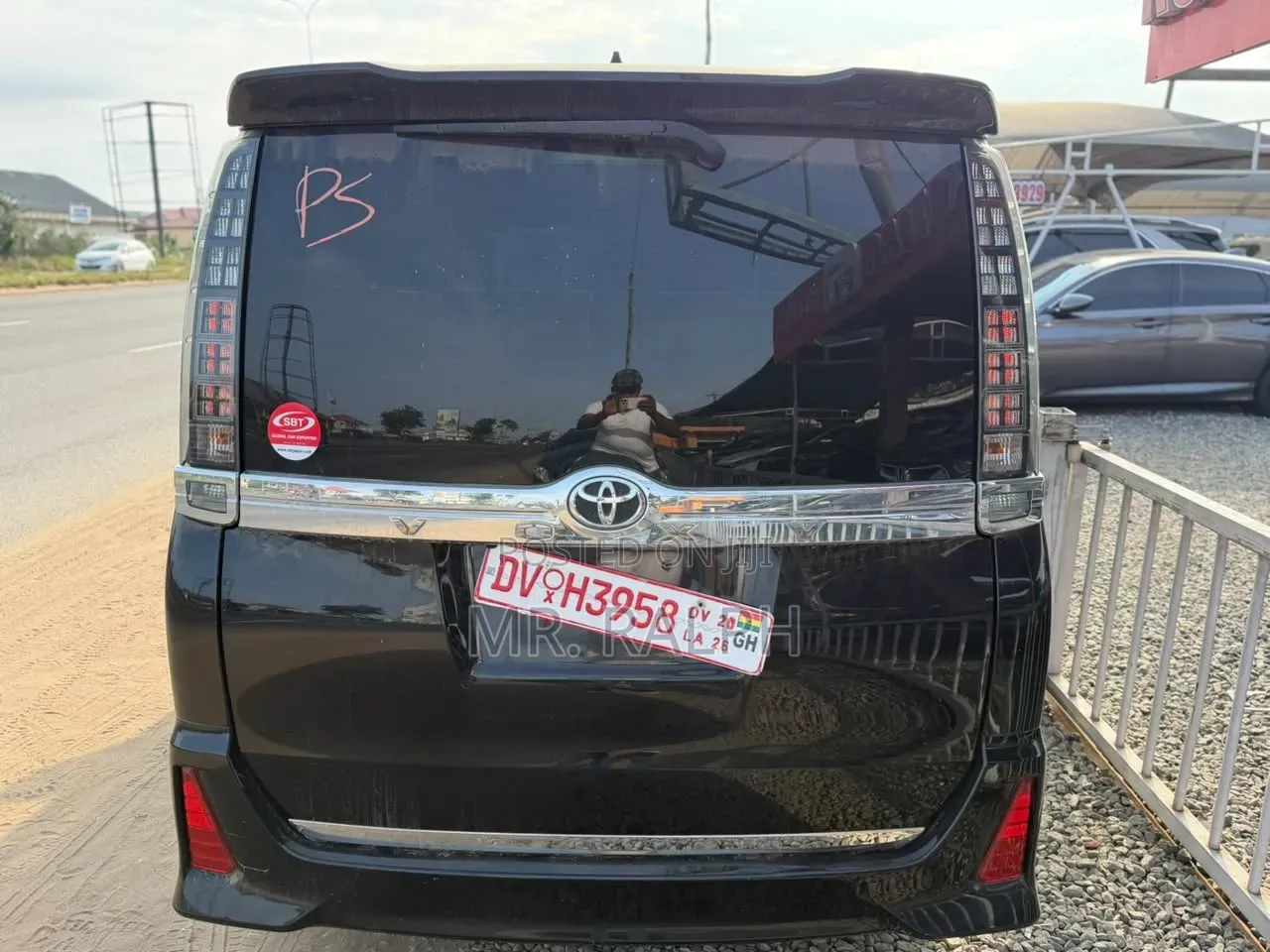 Toyota Voxy V 4WD 8-Seater 2015 Black