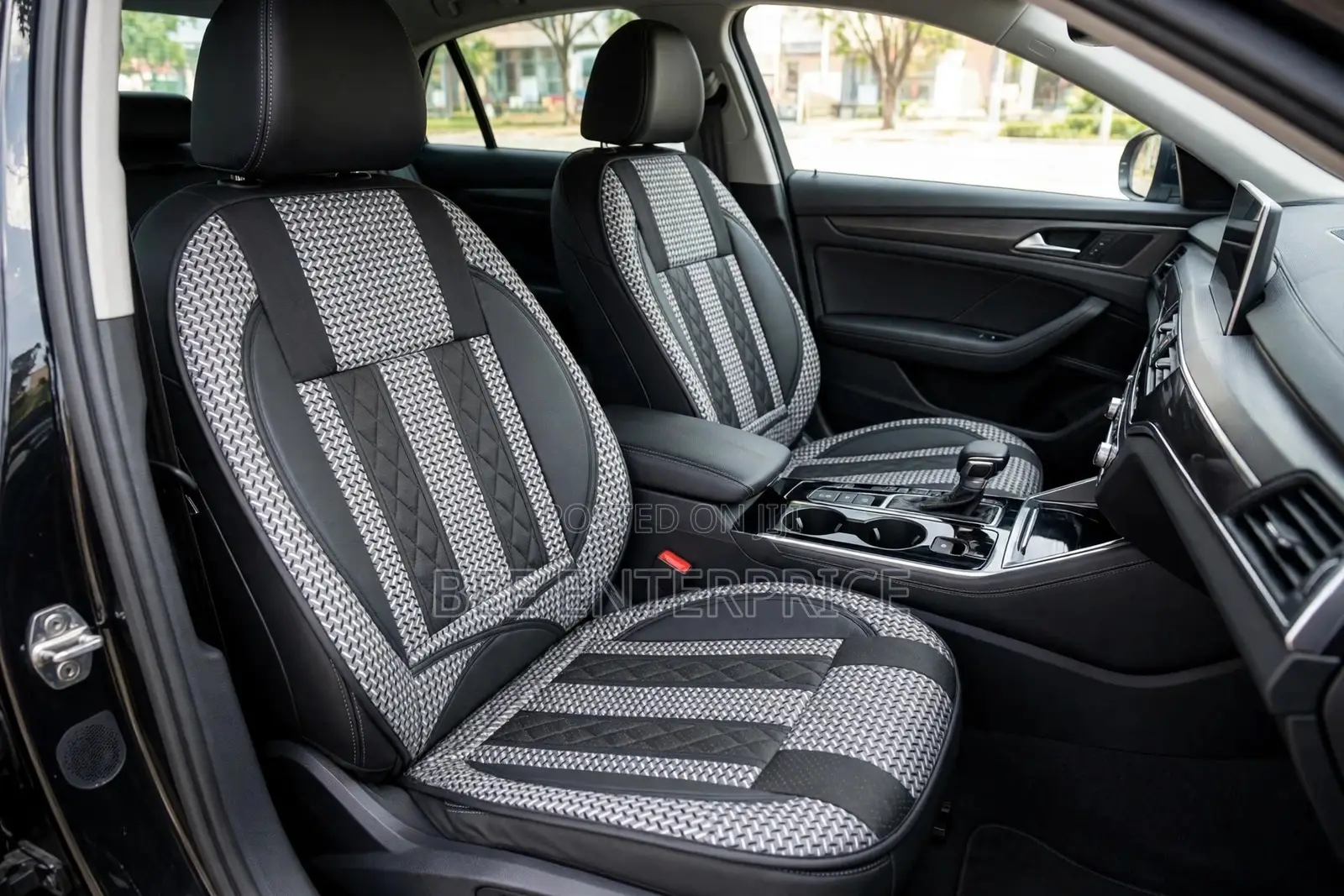 Luxury Universal Seat Cover-Ash and Black -Woven Design