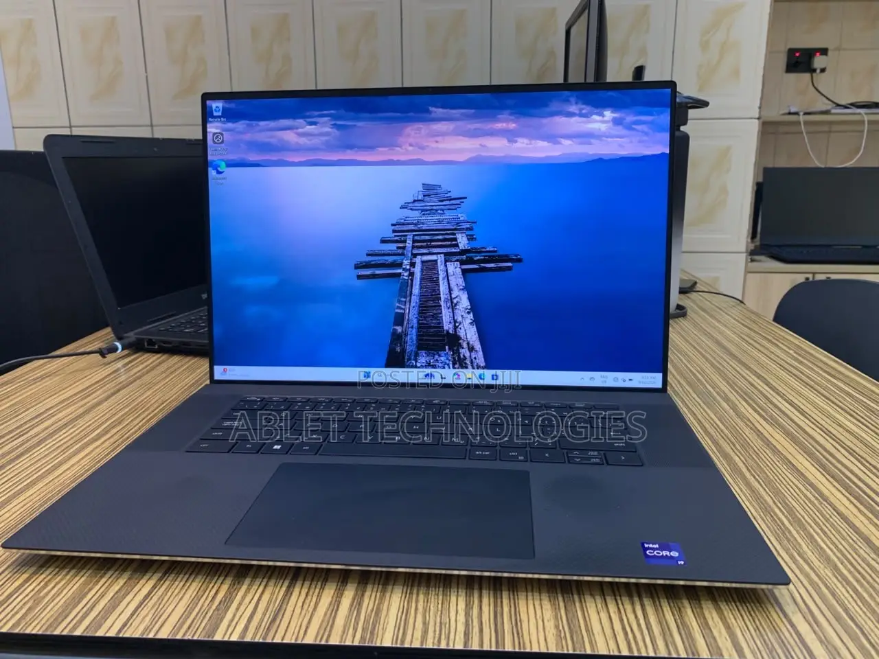 Laptop Dell XPS 17 9720 16GB Intel Core i9 SSD 512GB