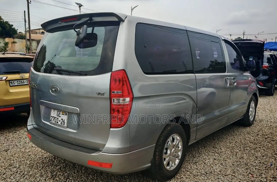 Hyundai Starex 2016 Silver
