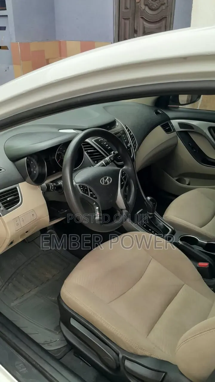 Hyundai Elantra 2013 White