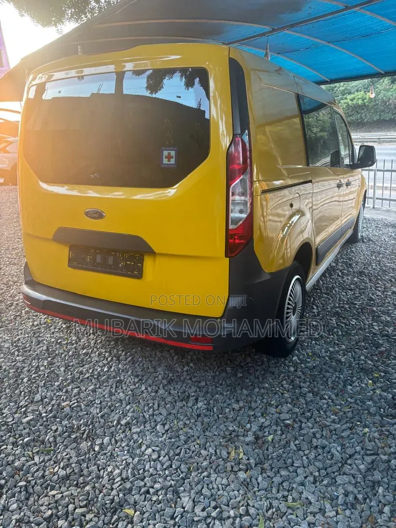Ford Transit Connect 2016 Yellow