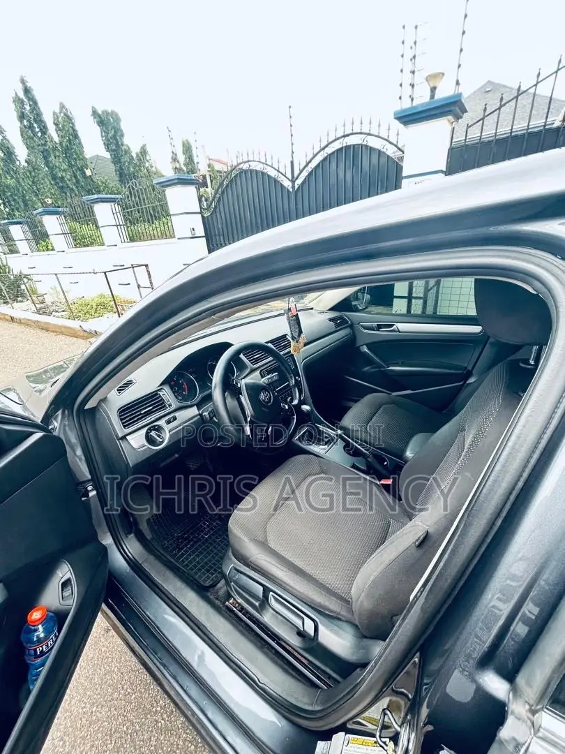 Volkswagen Passat 2.0T S 2018 Gray