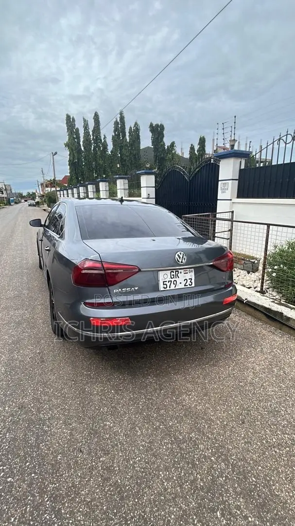 Volkswagen Passat 2.0T S 2018 Gray