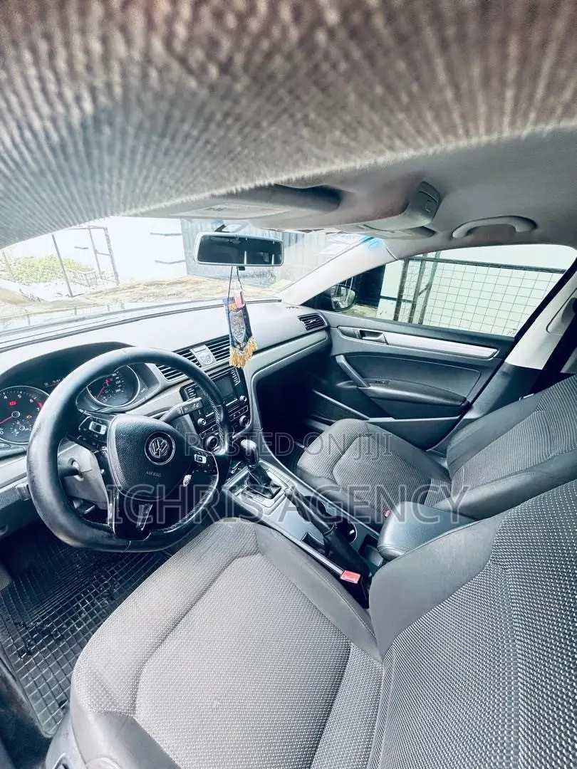 Volkswagen Passat 2.0T S 2018 Gray