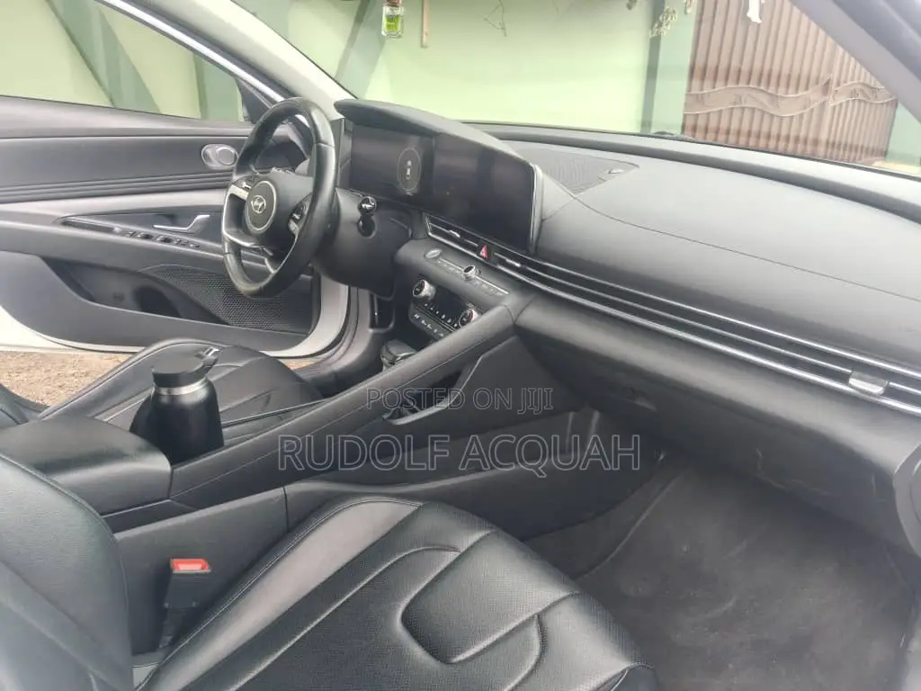 Hyundai Avante 2021 White