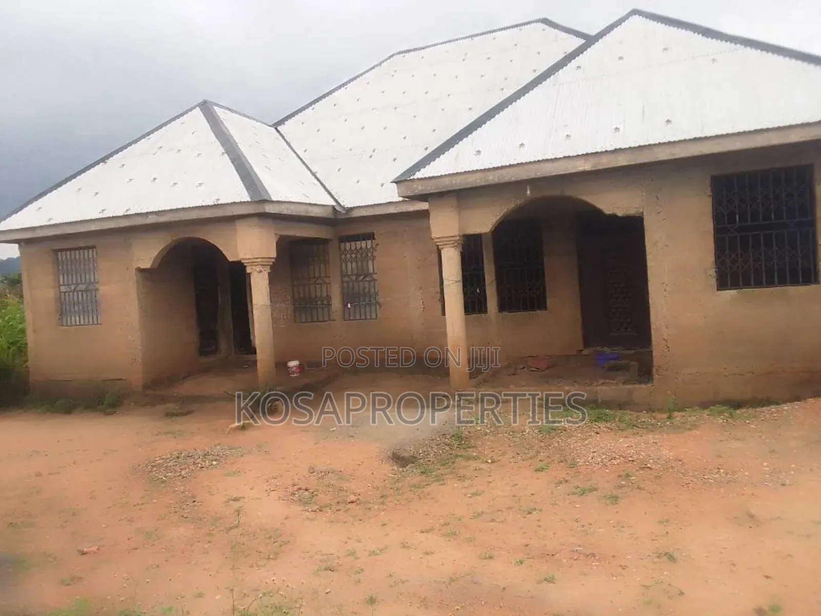 4bdrm House in Kyinto, Nsawam Adoagyiri Municipal for sale