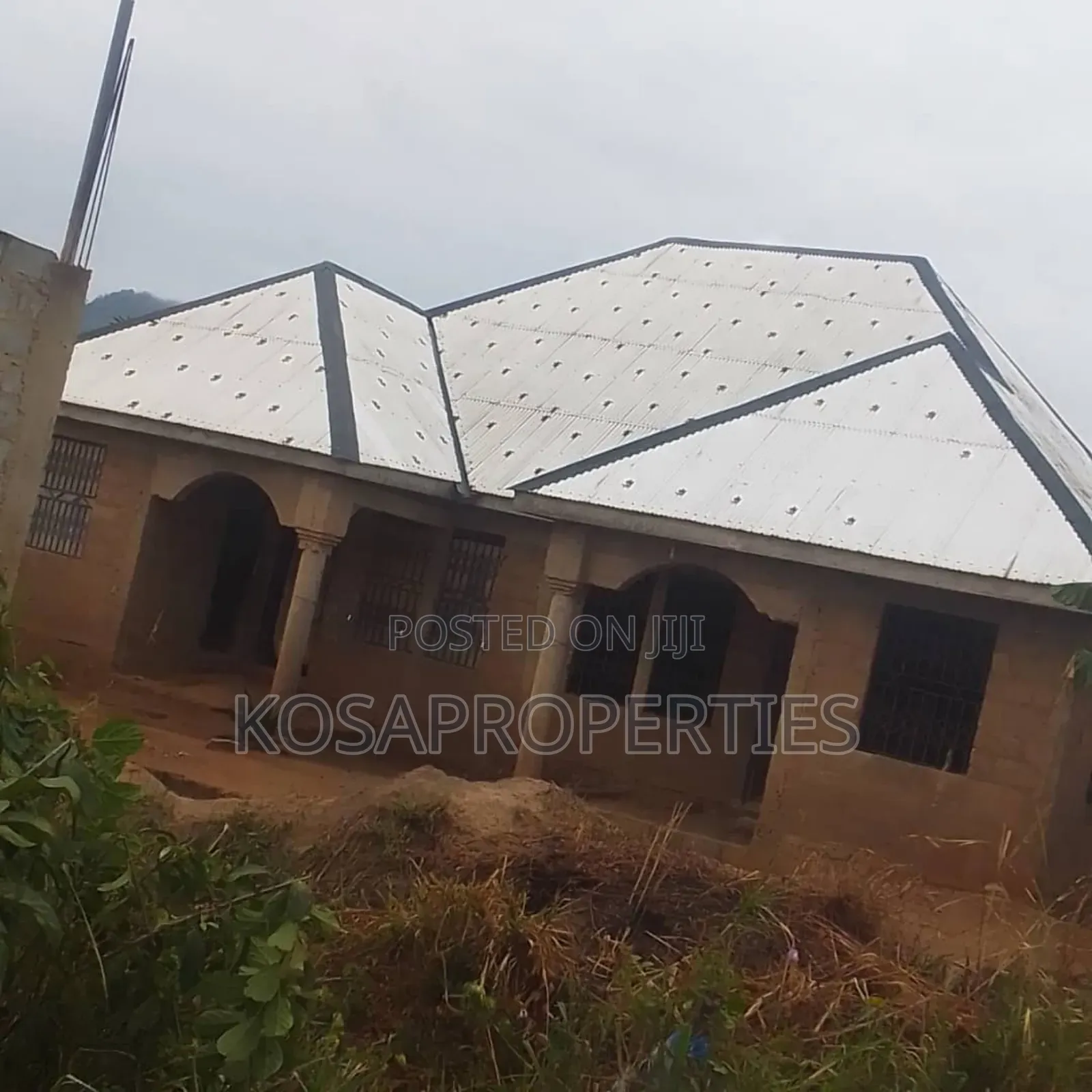 4bdrm House in Kyinto, Nsawam Adoagyiri Municipal for sale