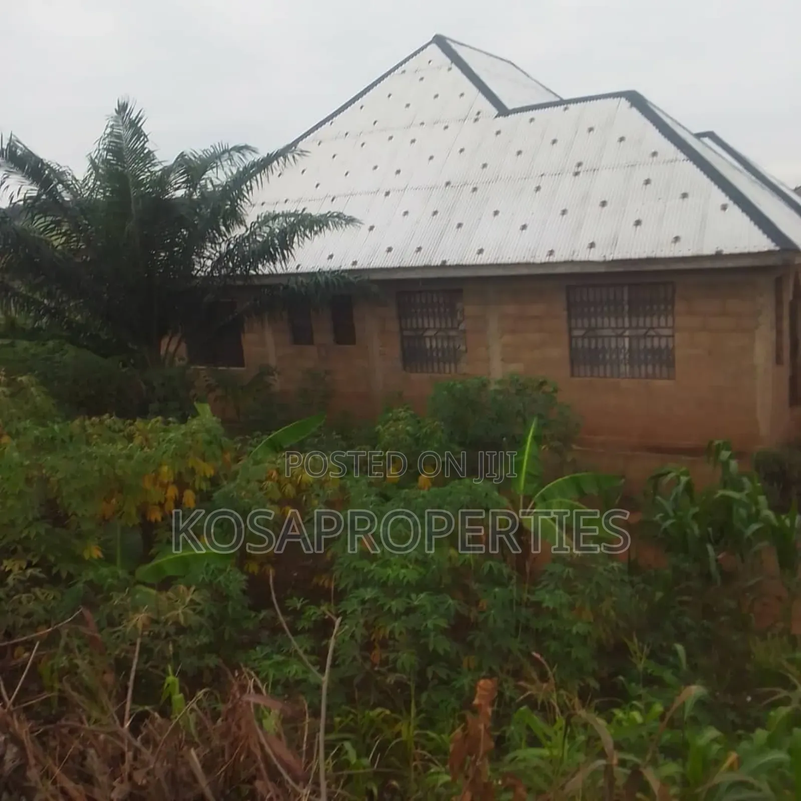 4bdrm House in Kyinto, Nsawam Adoagyiri Municipal for sale