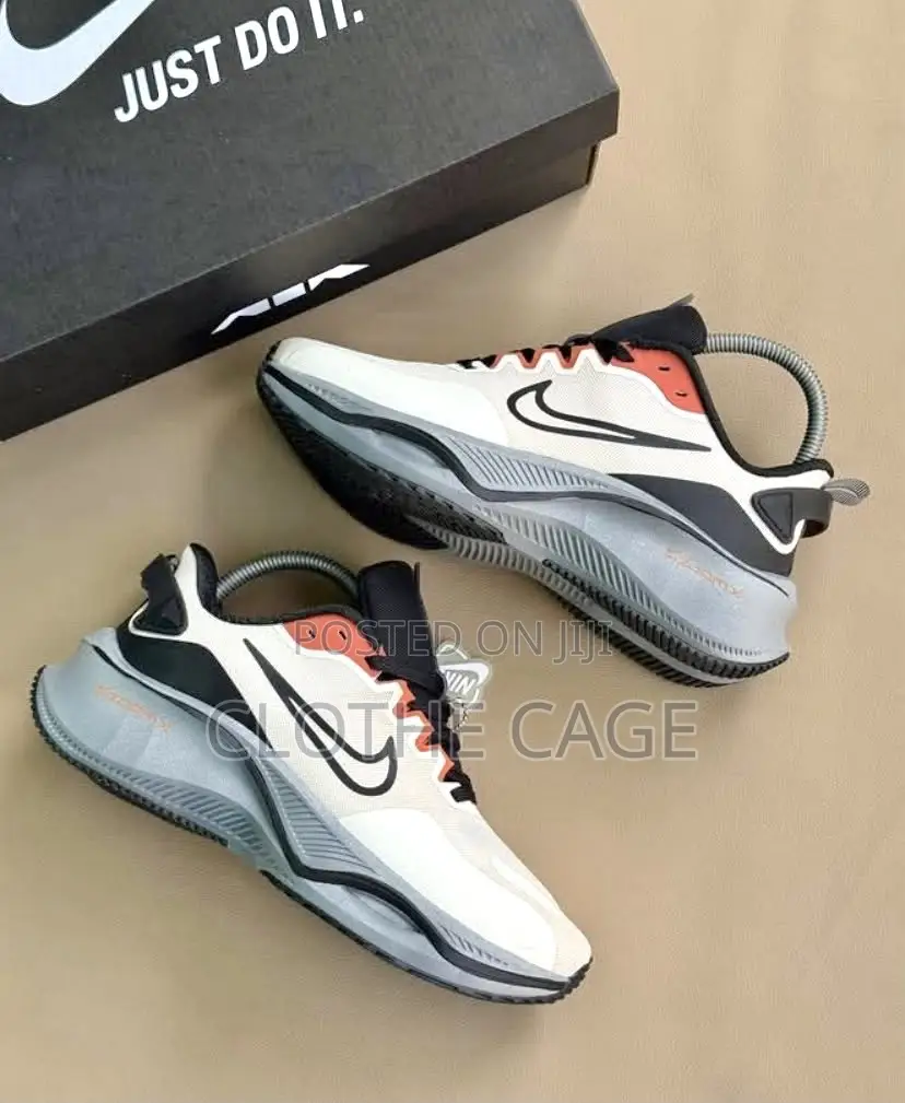 Nike ZoomX Smiley
